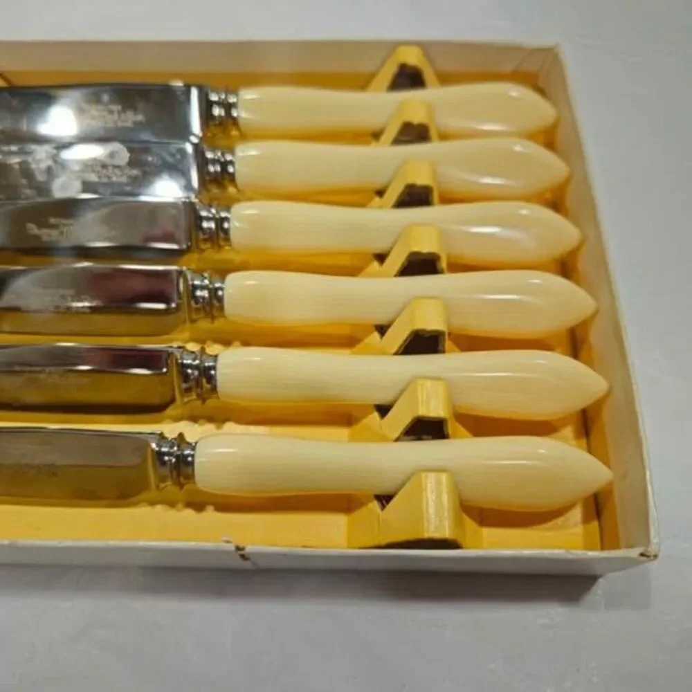 Unbranded vintage set